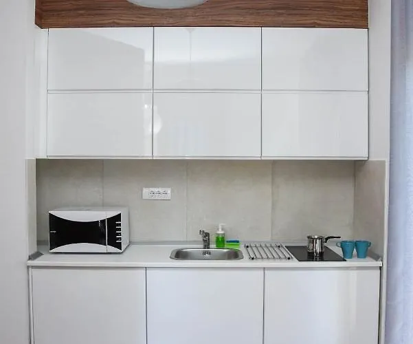 Luka Lux زلاتيبور